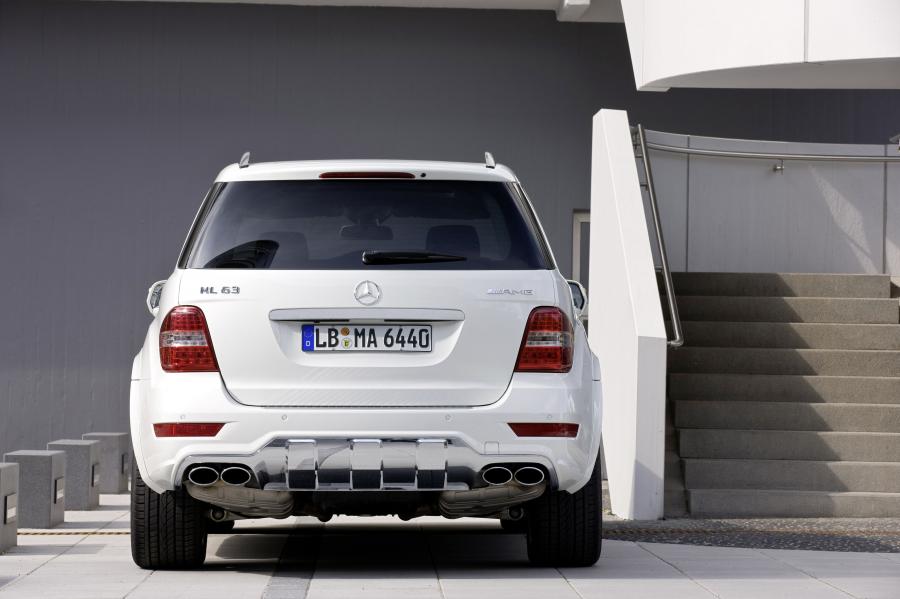  Mercedes-Benz ML63 AMG 2010 года  (фото 10 из 14)